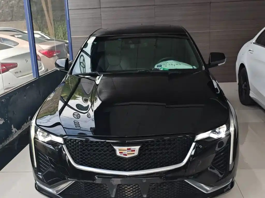 Cadillac CT4 — фото 14