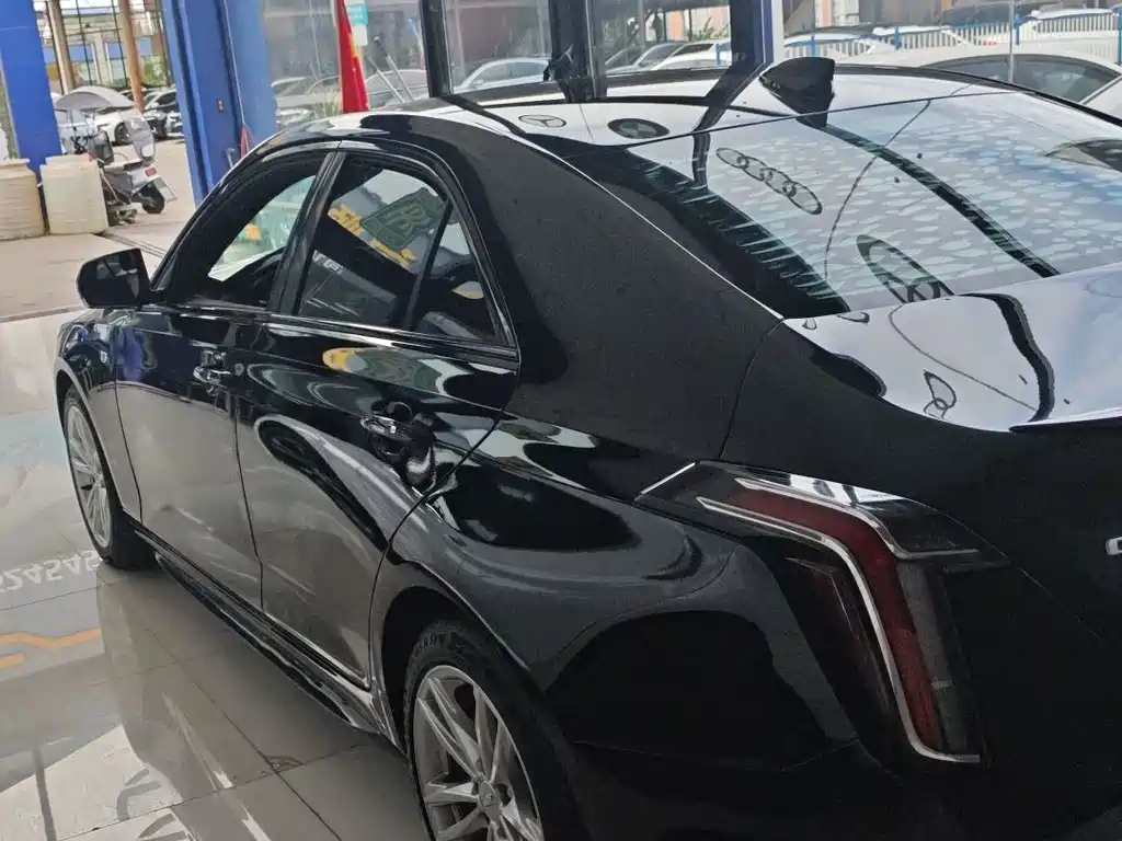 Cadillac CT4 — фото 3