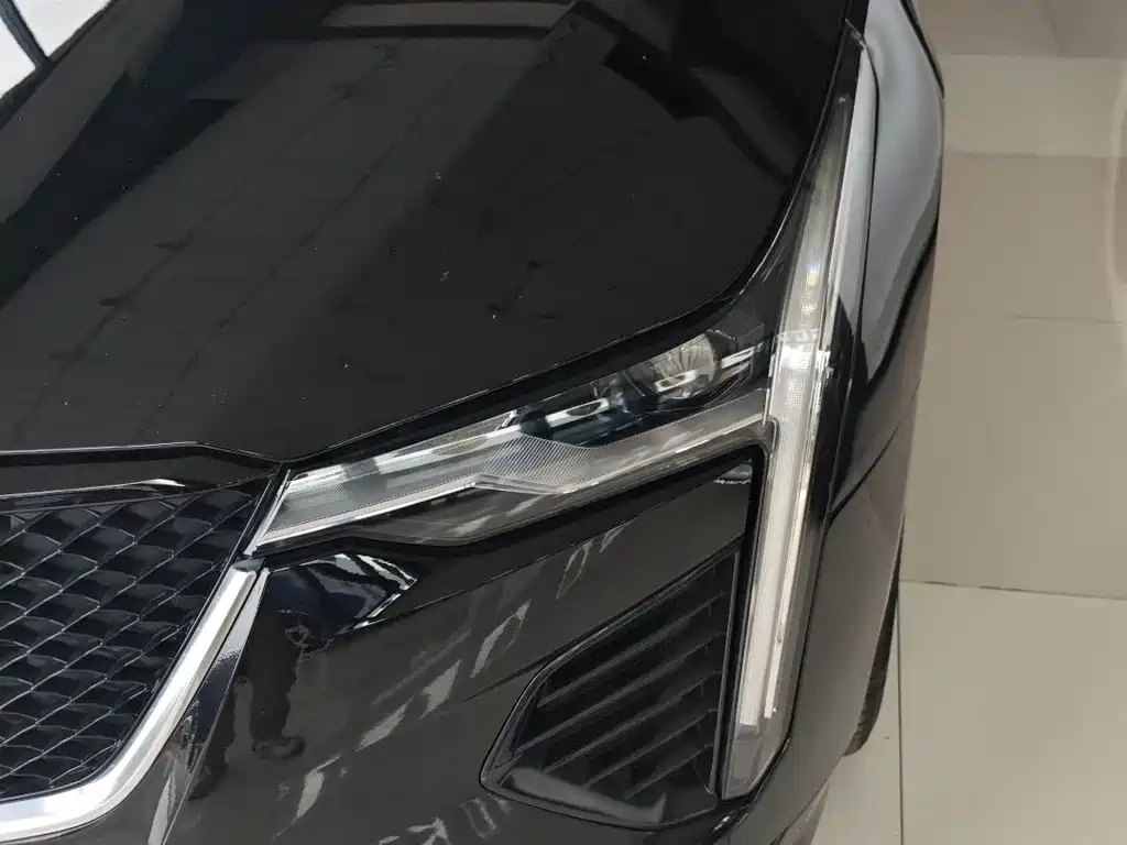 Cadillac CT4 — фото 4