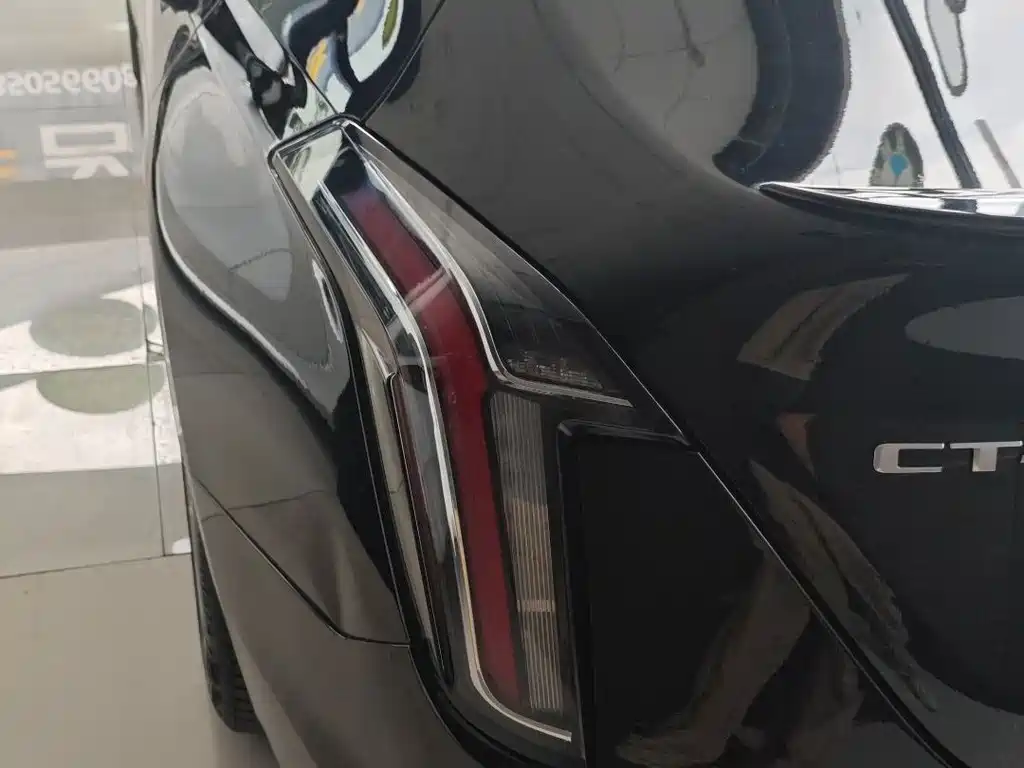 Cadillac CT4 — фото 5