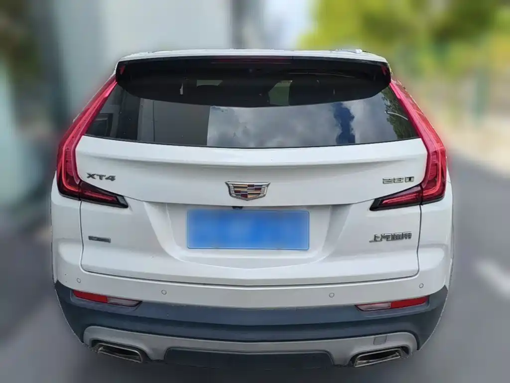 Cadillac XT4 — фото 8