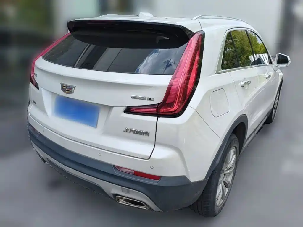 Cadillac XT4 — фото 10