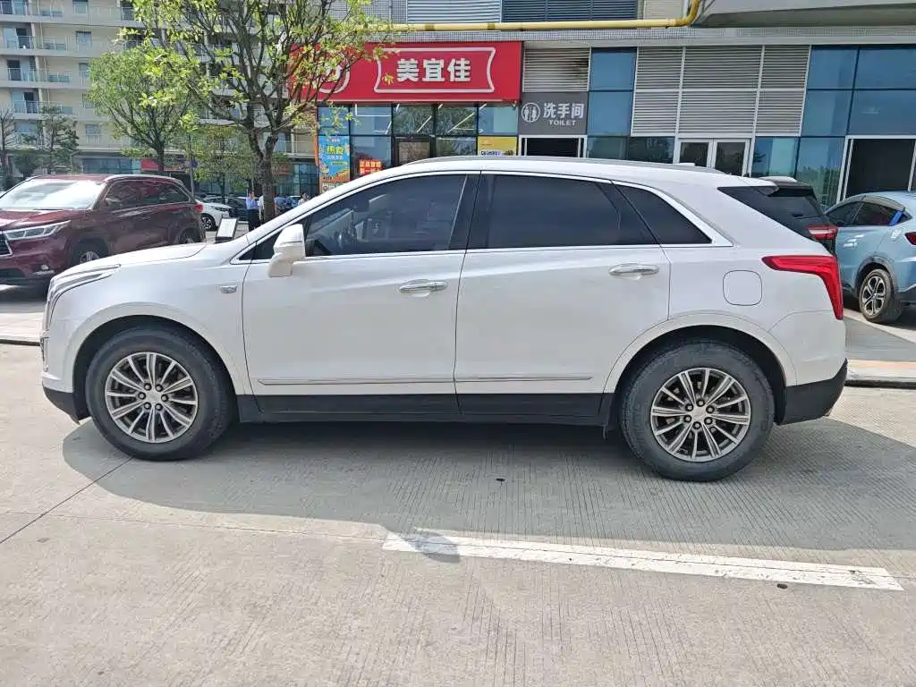 Cadillac XT5 — фото 9