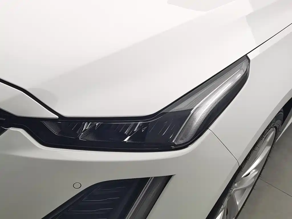 Cadillac CT5 — фото 7