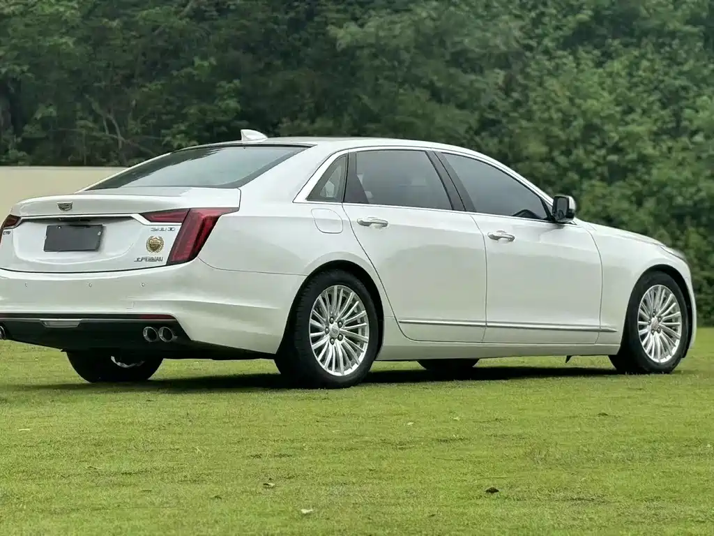 Cadillac CT6 — фото 7