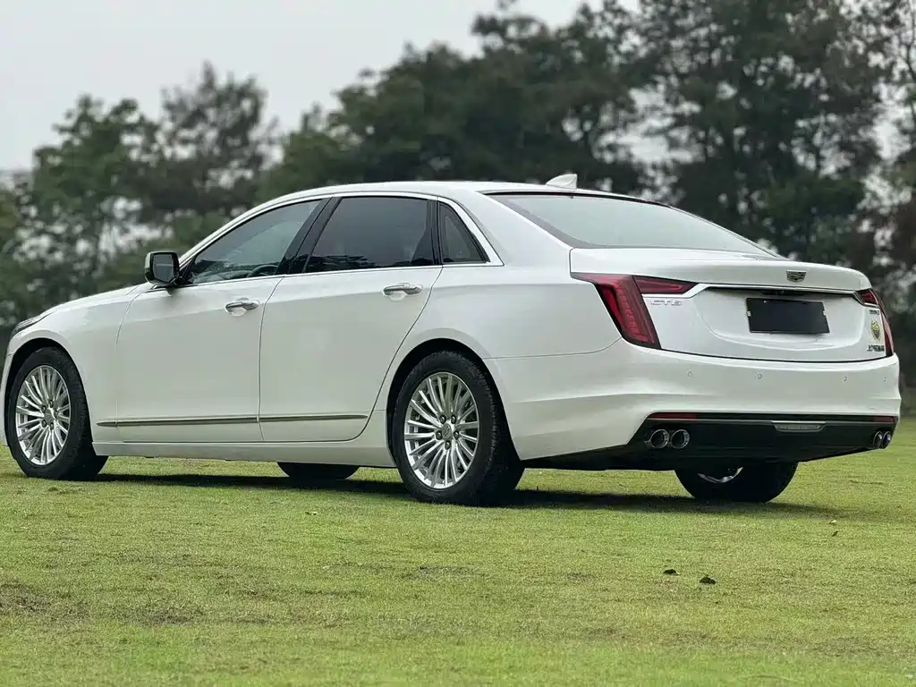 Cadillac CT6 — фото 9