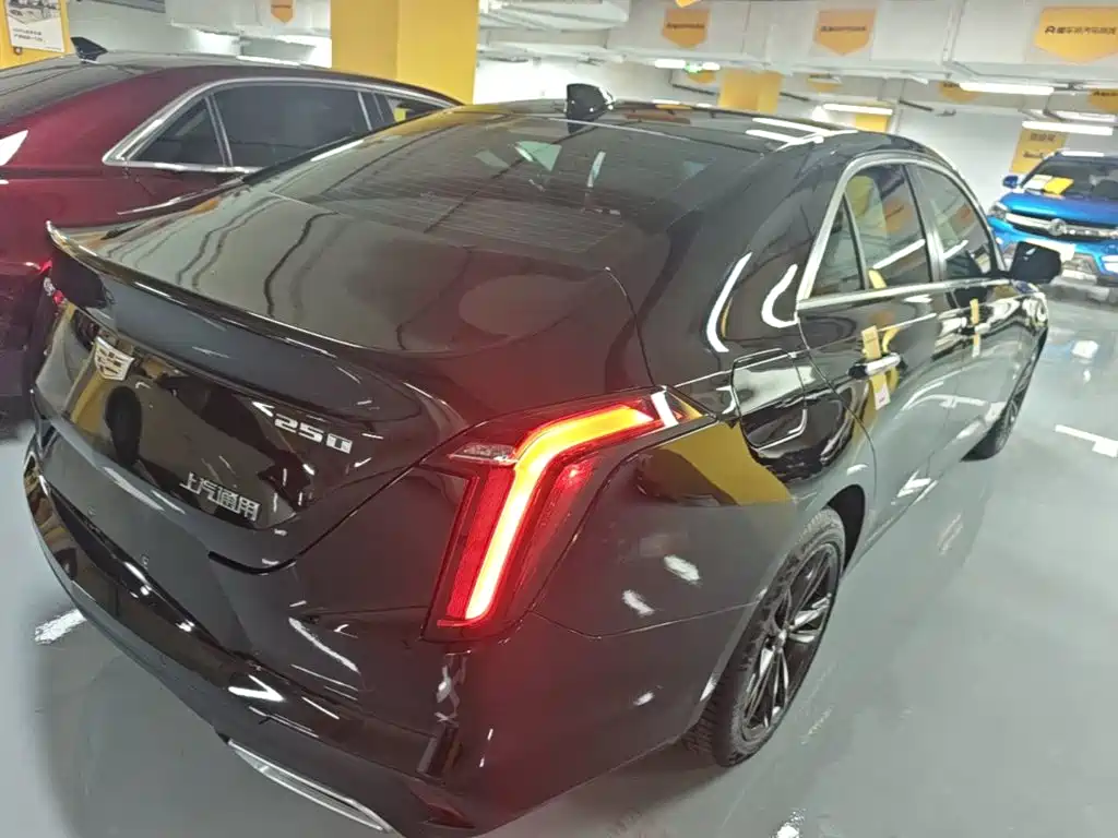 Cadillac CT4 — фото 7