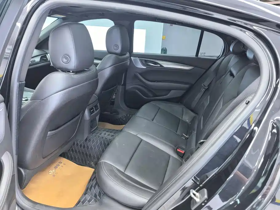 Cadillac CT5 — фото 11