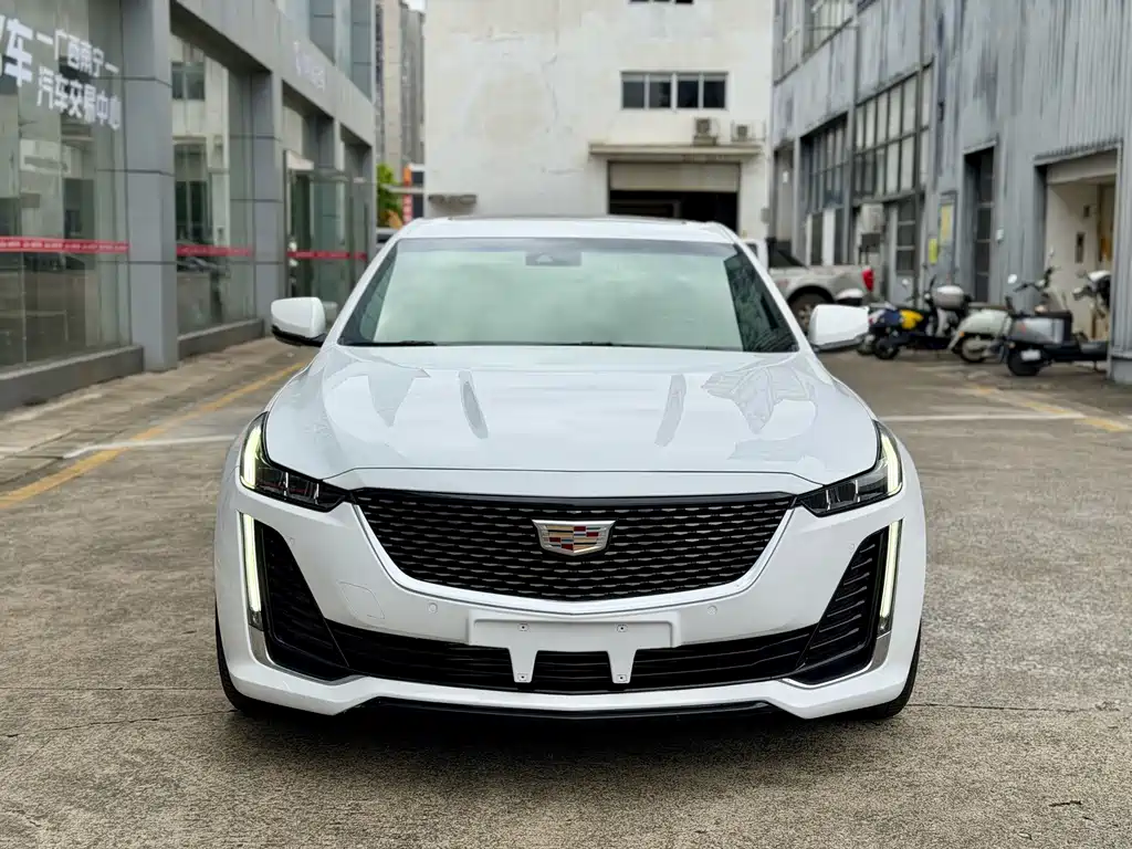 Cadillac CT5 — фото 2