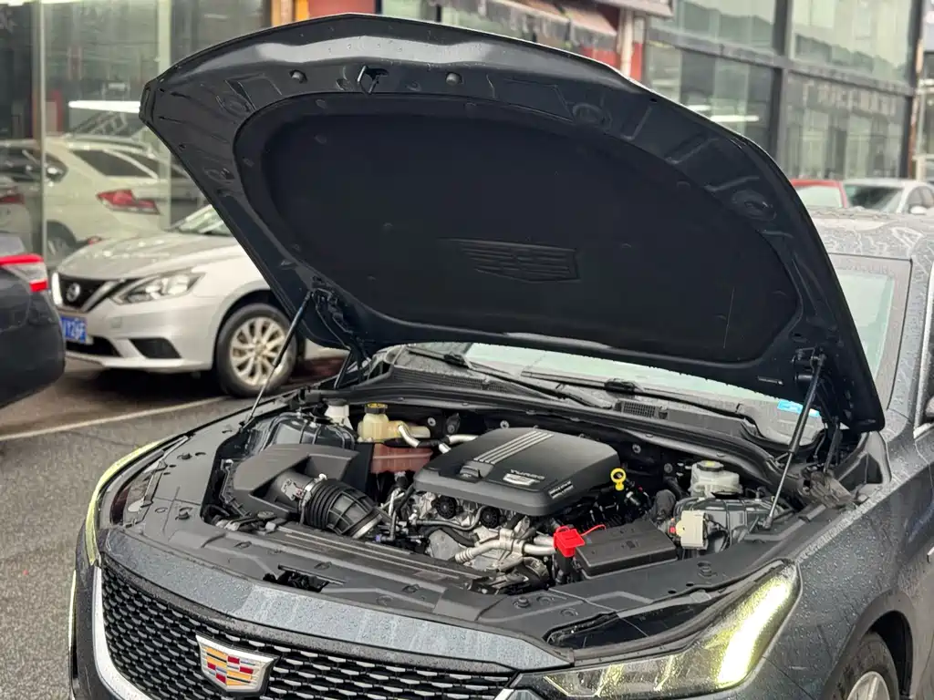 Cadillac CT5 — фото 31