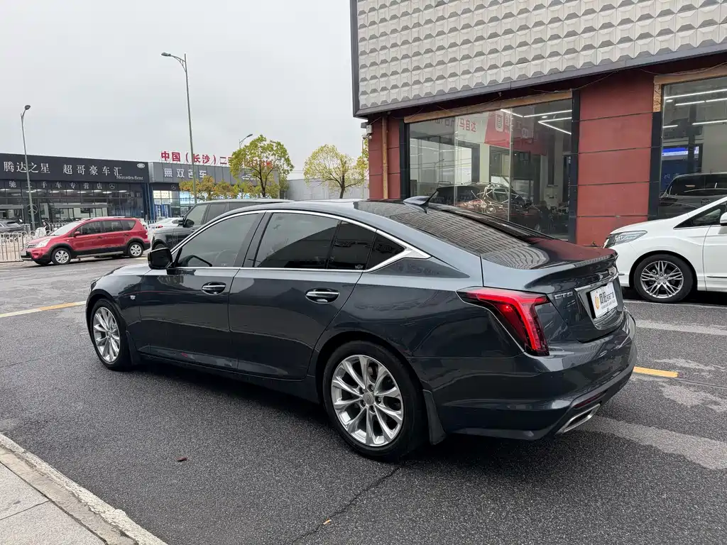 Cadillac CT5 — фото 36