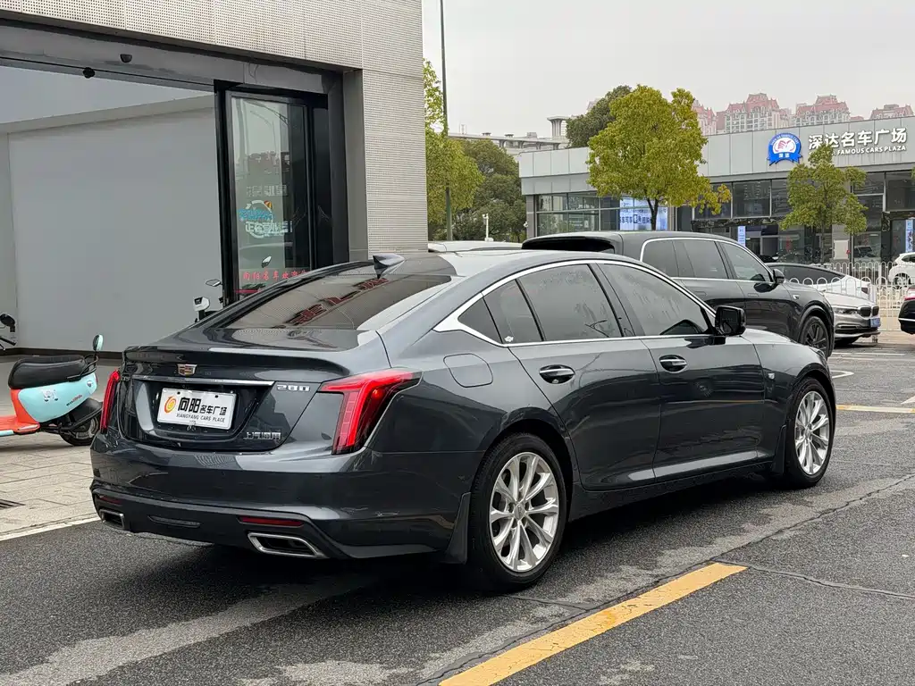 Cadillac CT5 — фото 38