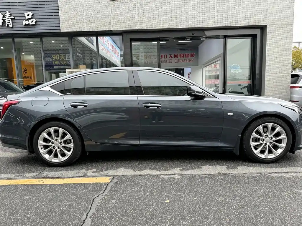 Cadillac CT5 — фото 7