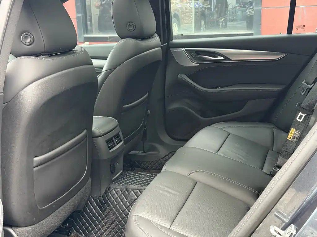 Cadillac CT5 — фото 10