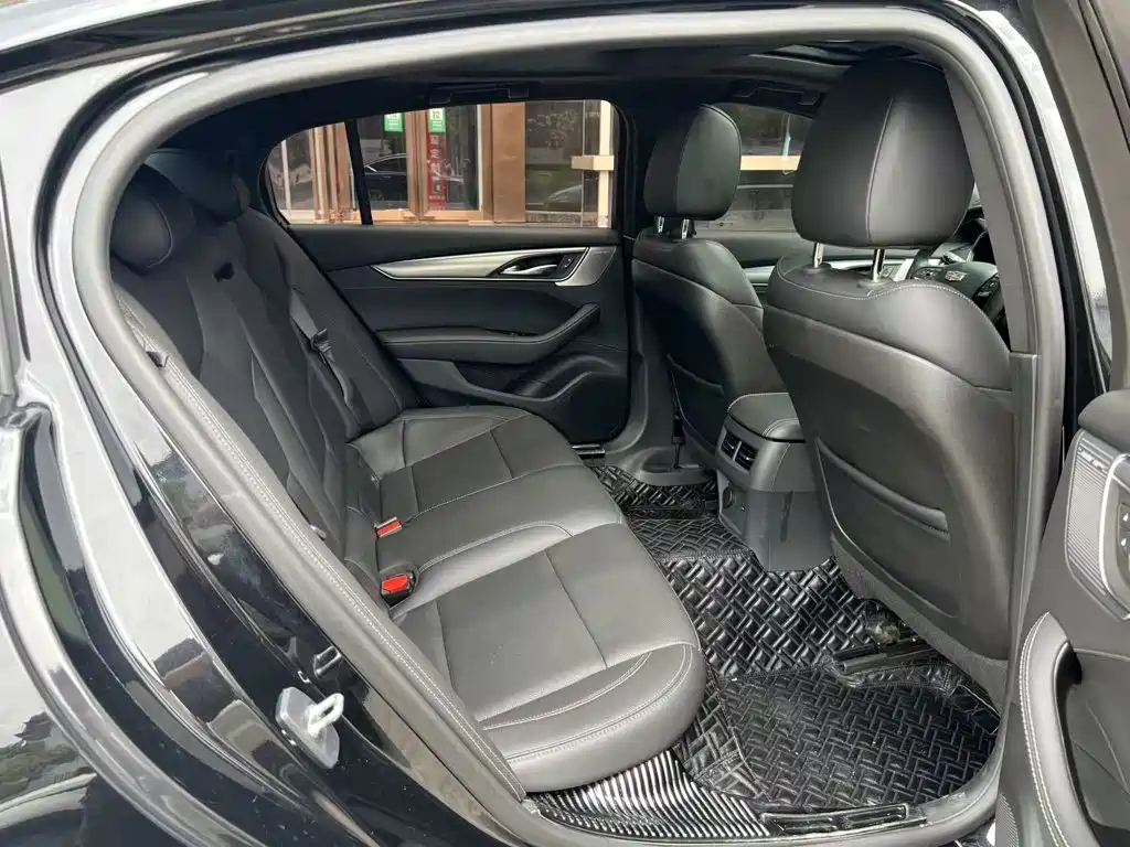 Cadillac CT5 — фото 2