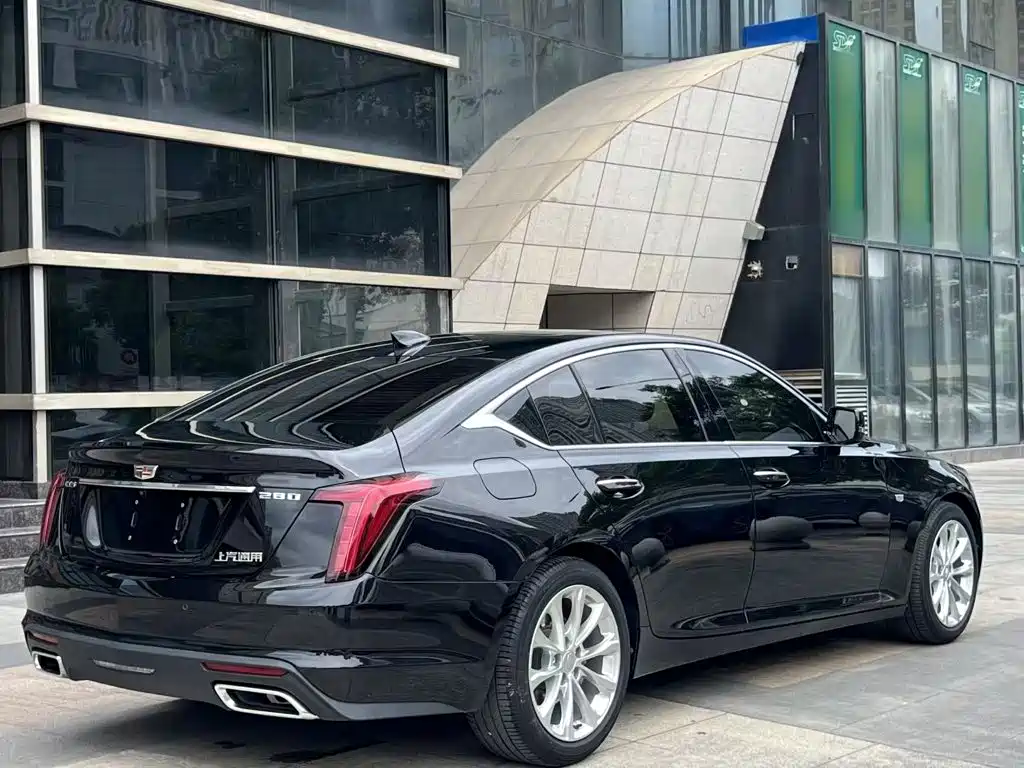 Cadillac CT5 — фото 11