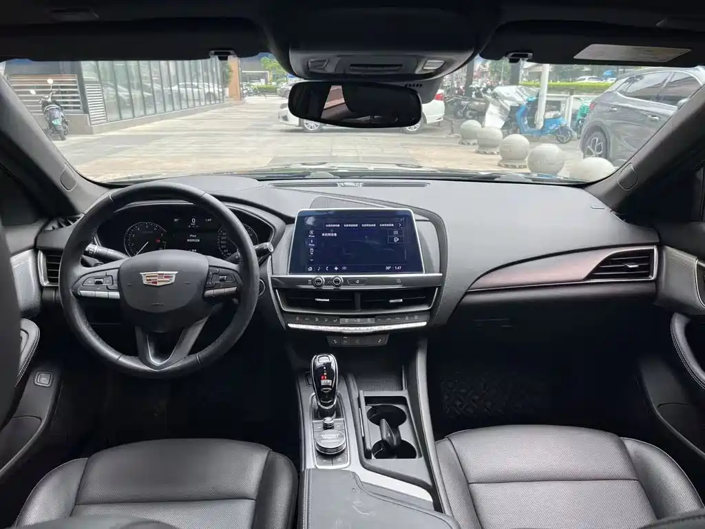 Cadillac CT5 — фото 14