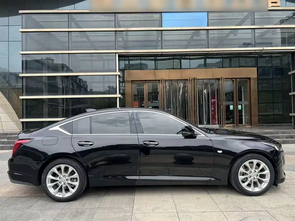 Cadillac CT5 — фото 7