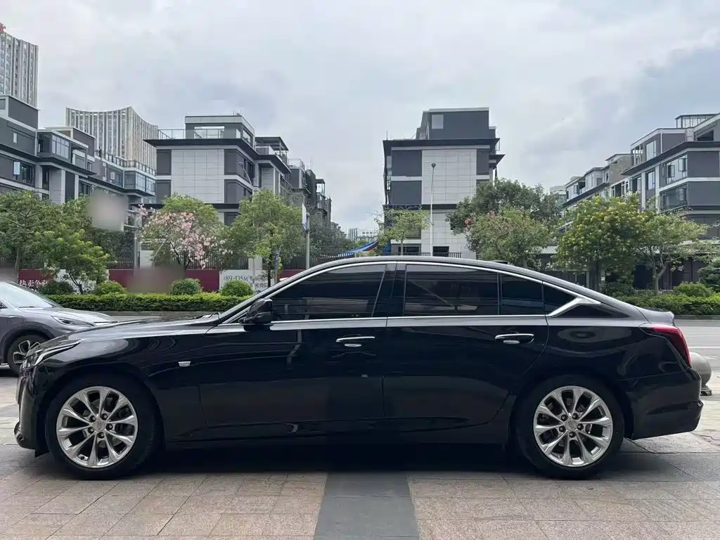 Cadillac CT5 — фото 8