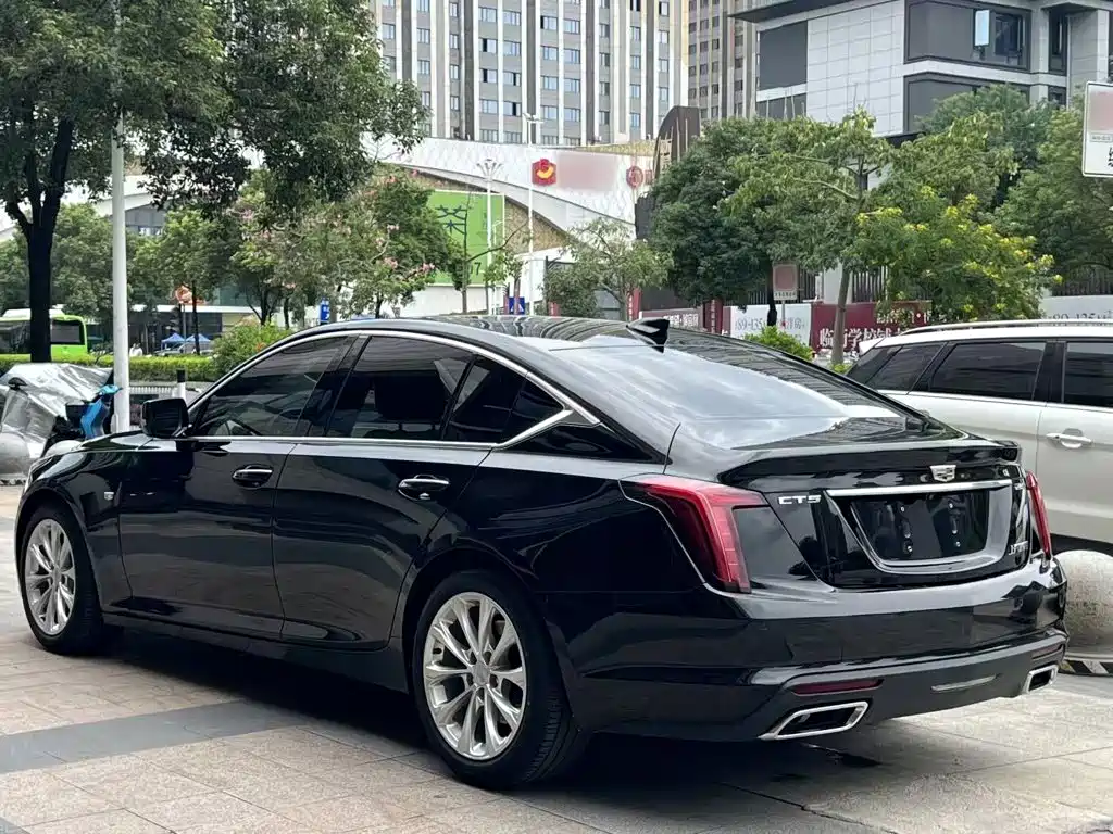 Cadillac CT5 — фото 9