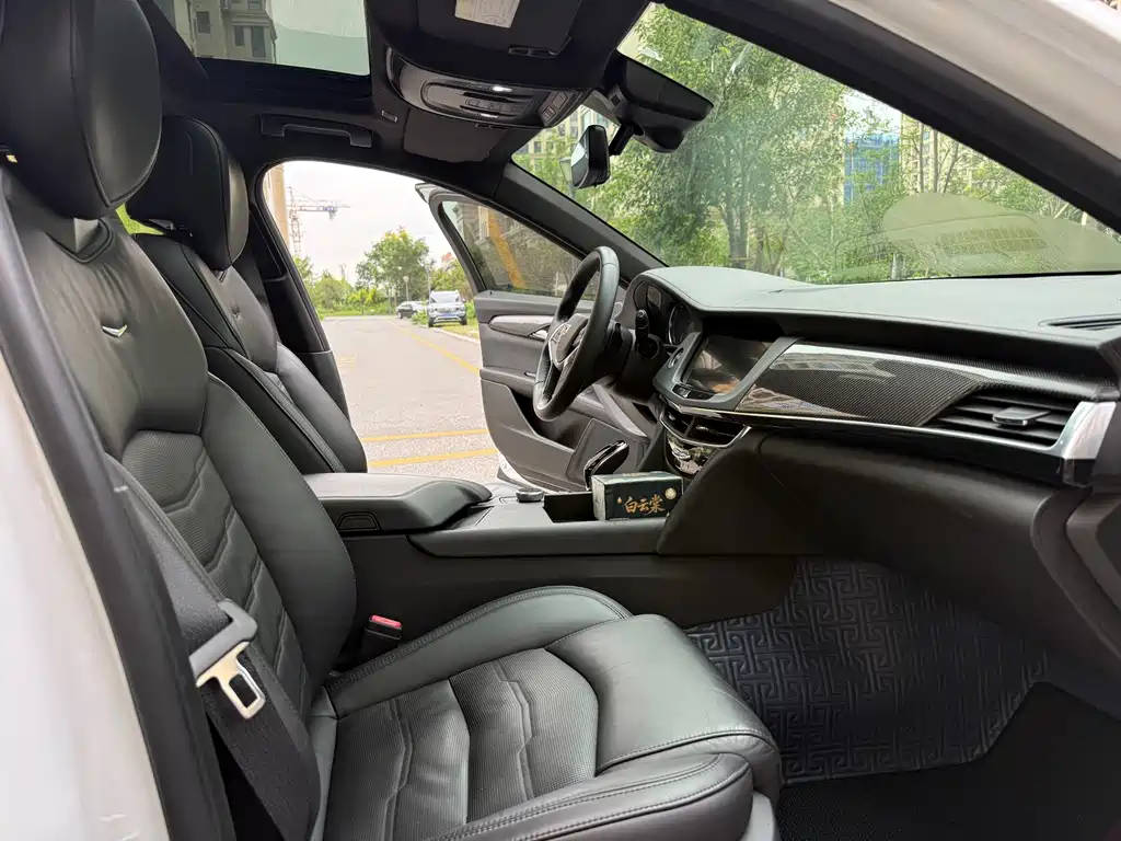 Cadillac CT6 — фото 6