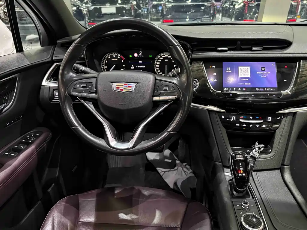 Cadillac XT6 — фото 14