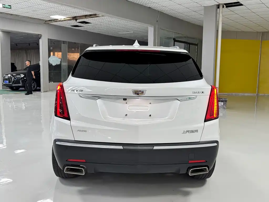 Cadillac XT5 — фото 8
