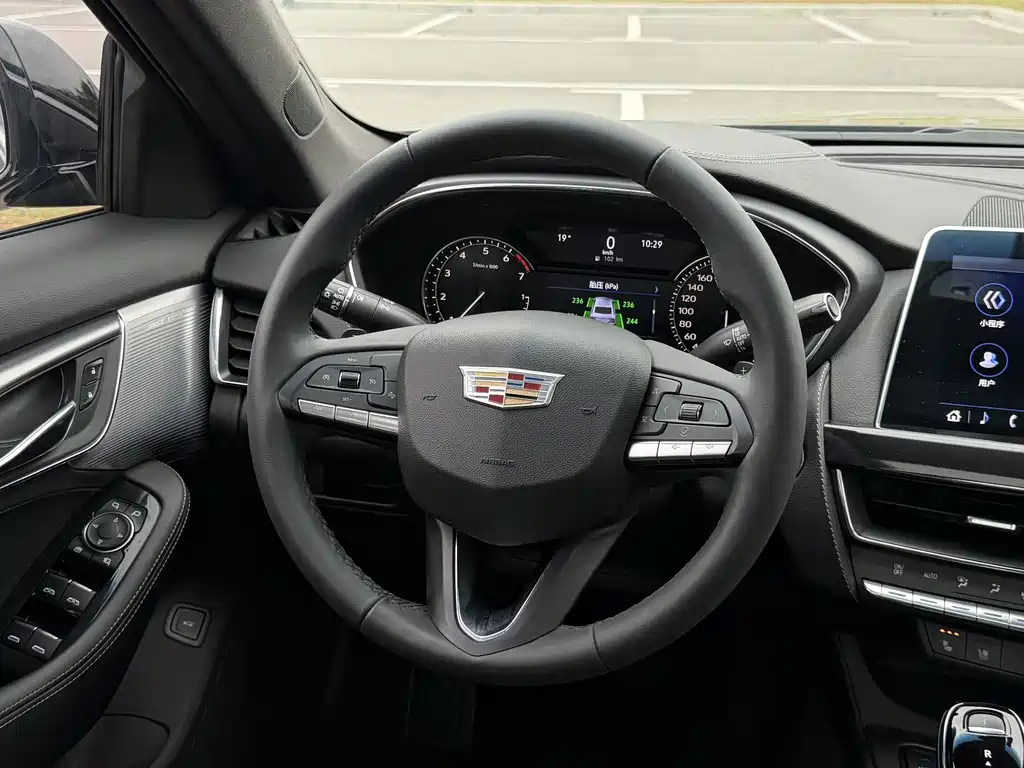 Cadillac CT5 — фото 6
