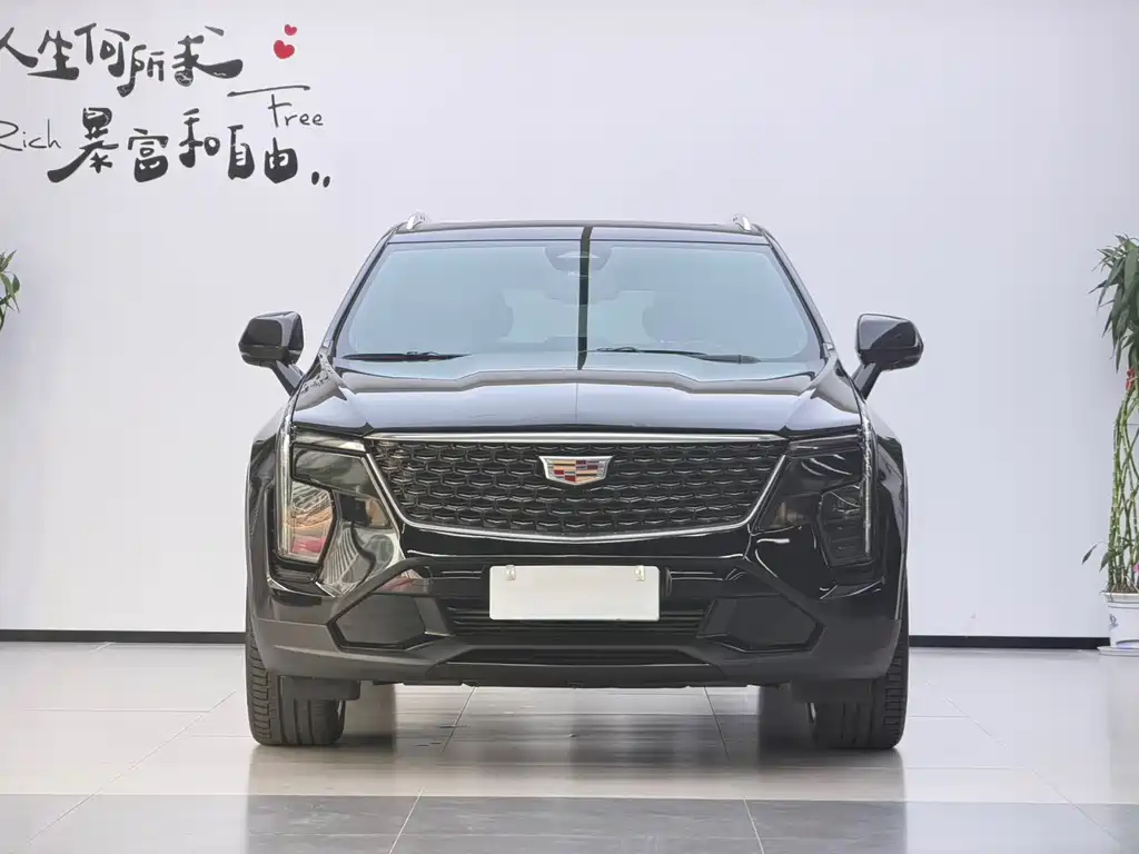 Cadillac XT4 — фото 2
