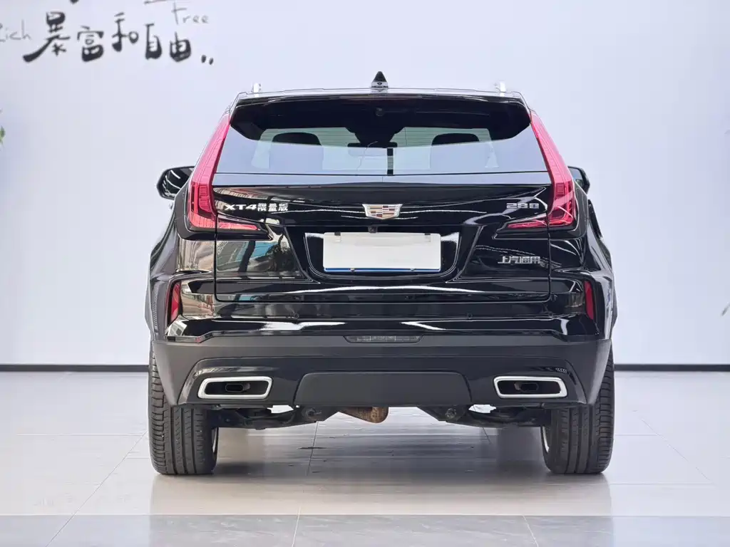 Cadillac XT4 — фото 15