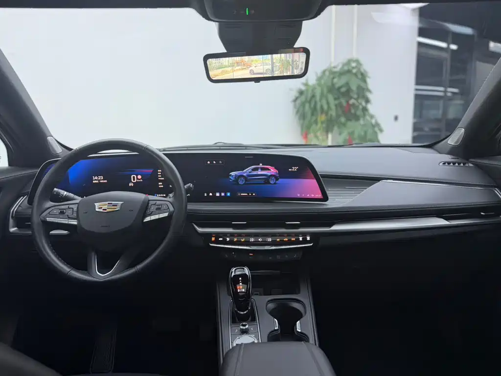 Cadillac XT4 — фото 4