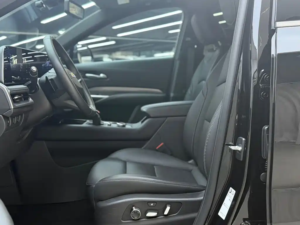 Cadillac XT4 — фото 5
