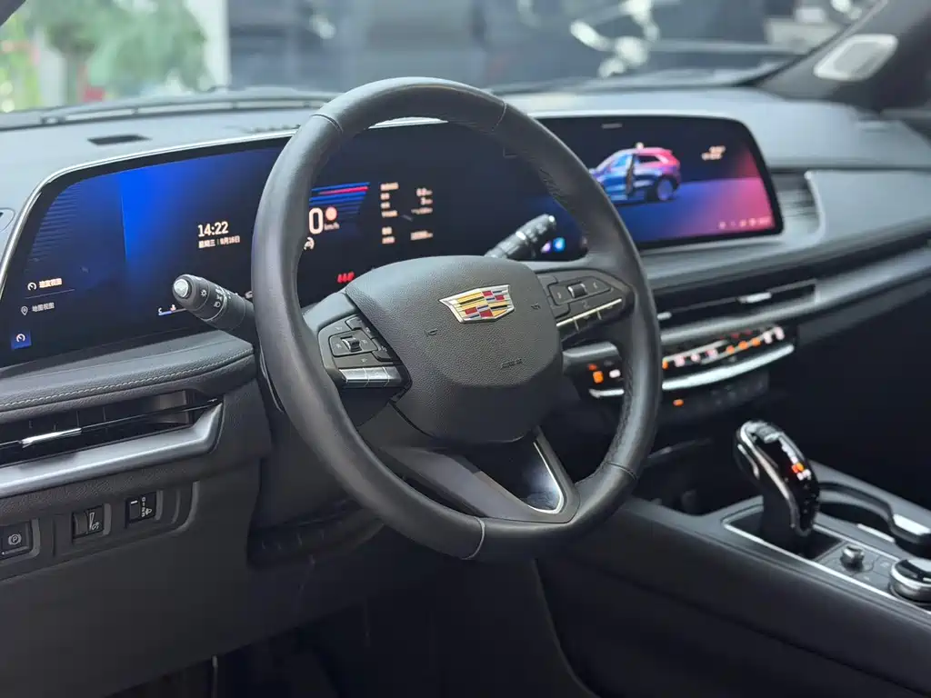 Cadillac XT4 — фото 7