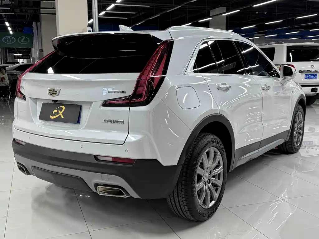 Cadillac XT4 — фото 4