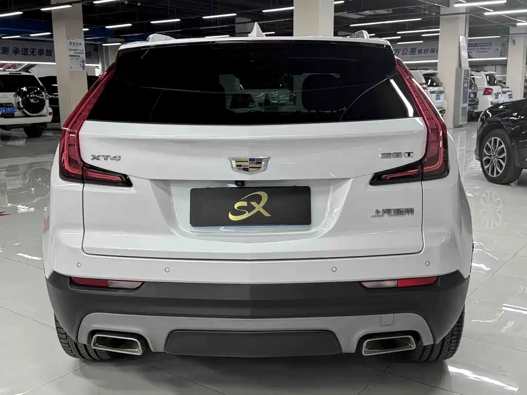 Cadillac XT4 — фото 5