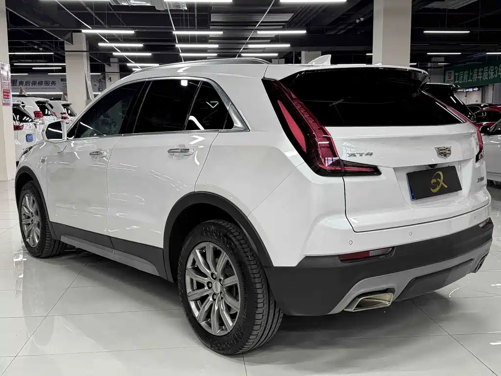 Cadillac XT4 — фото 6
