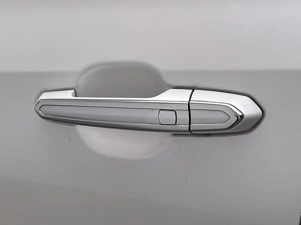 Cadillac XT4 — фото 18