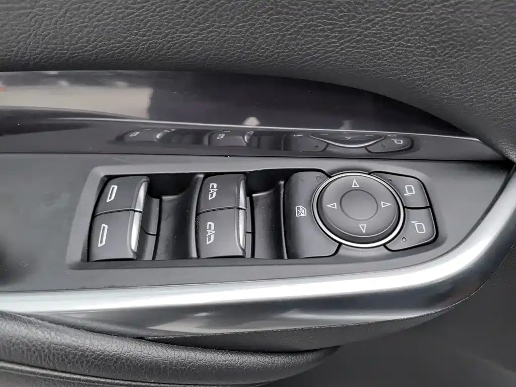 Cadillac XT4 — фото 9