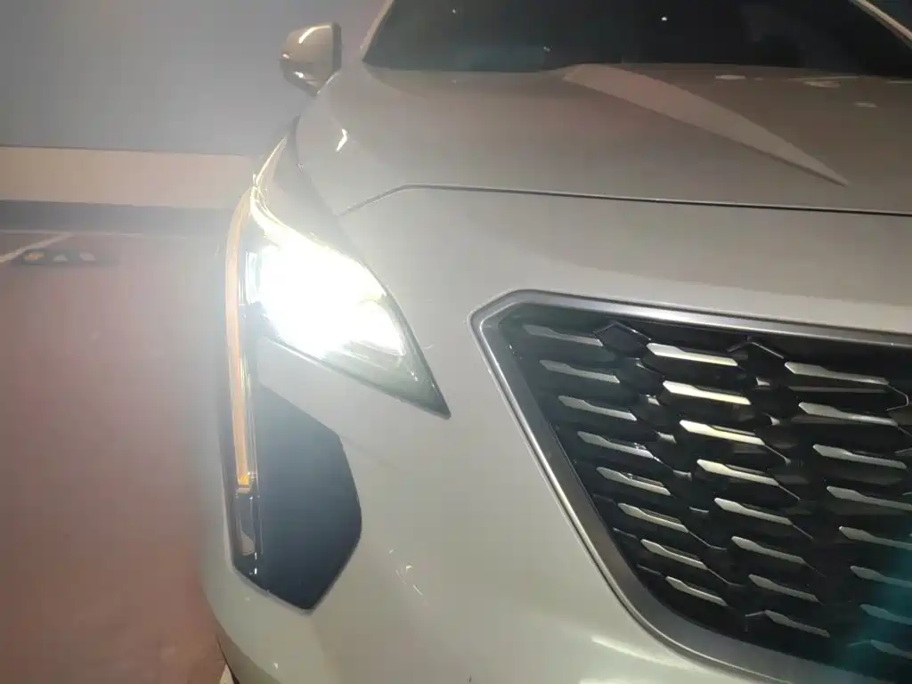 Cadillac XT4 — фото 7