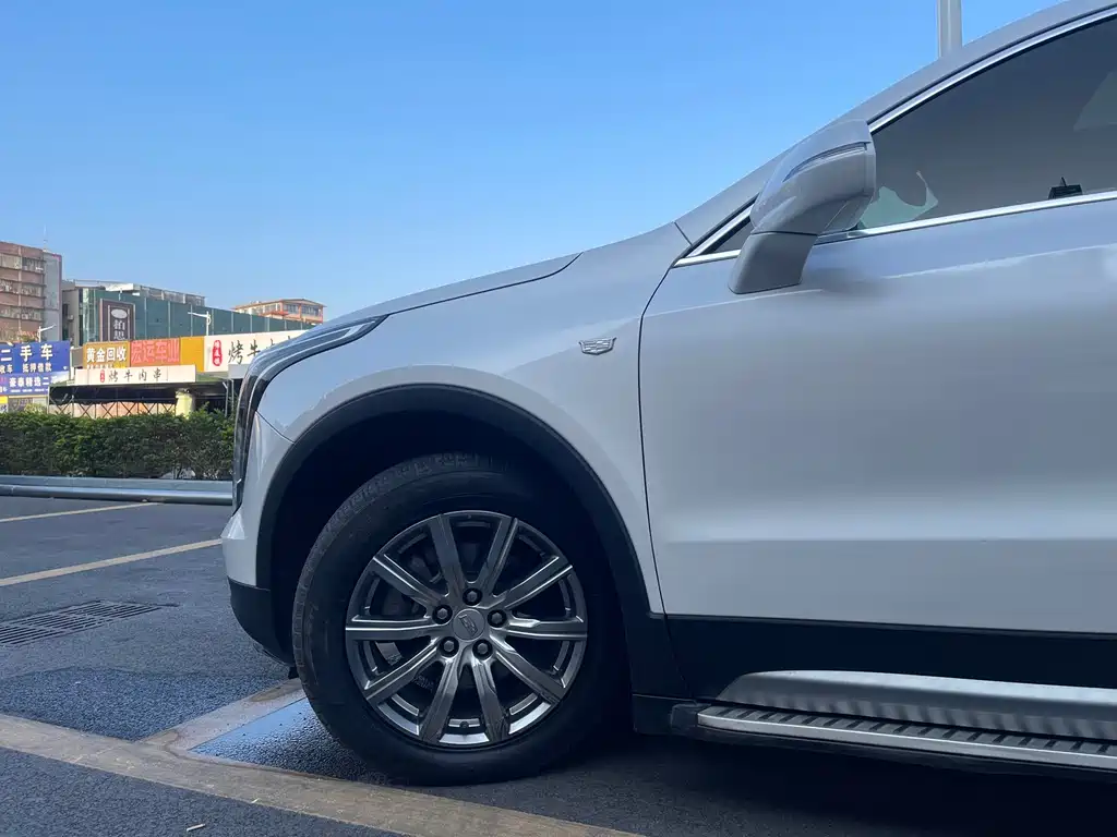 Cadillac XT4 — фото 8