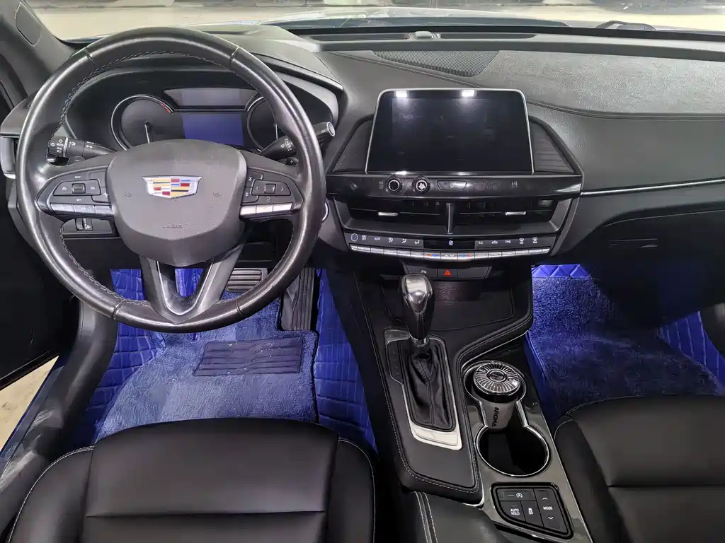 Cadillac CT4 — фото 5