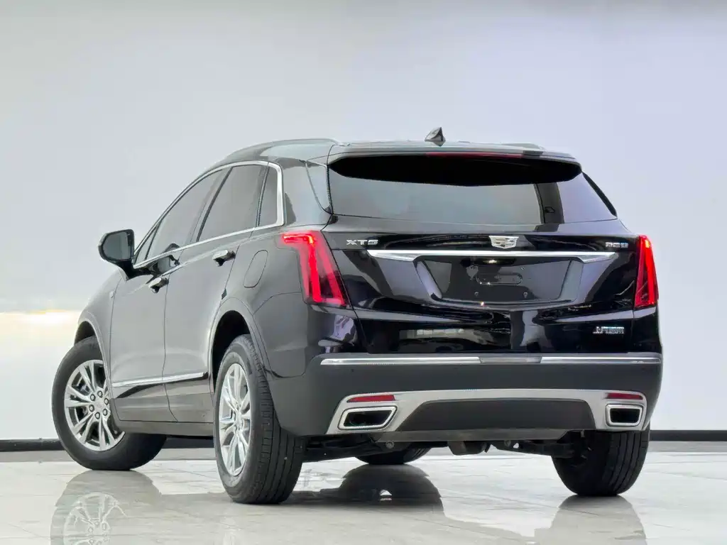Cadillac XT5 — фото 10