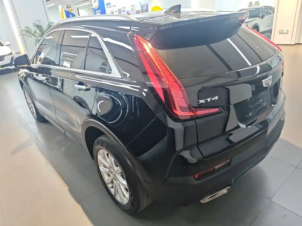 Cadillac XT4 — фото 5