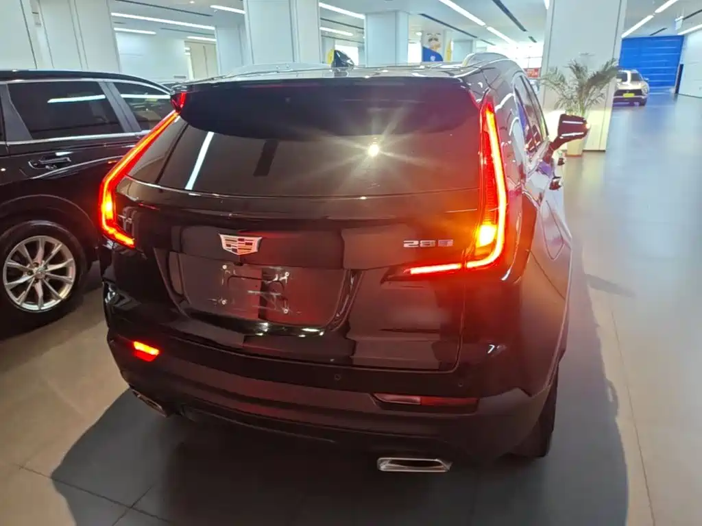 Cadillac XT4 — фото 6