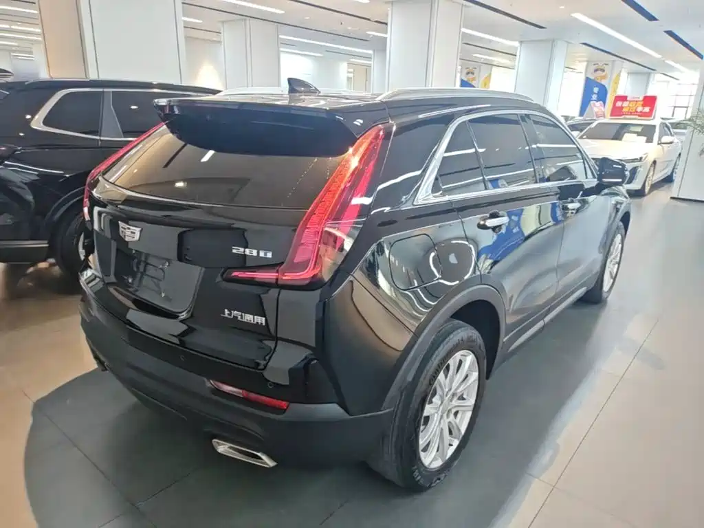 Cadillac XT4 — фото 7