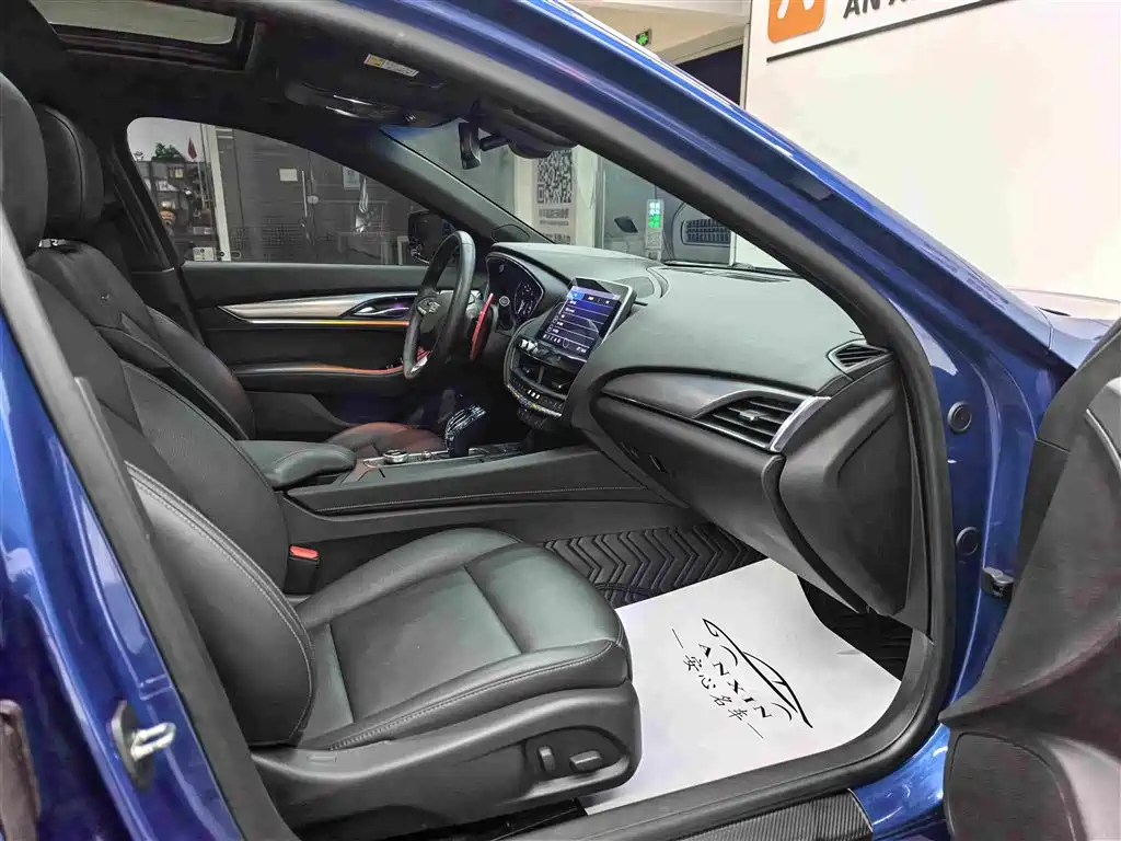 Cadillac CT5 — фото 17