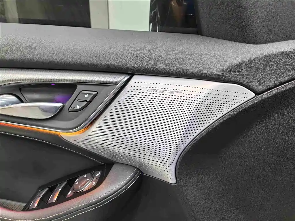Cadillac CT5 — фото 10