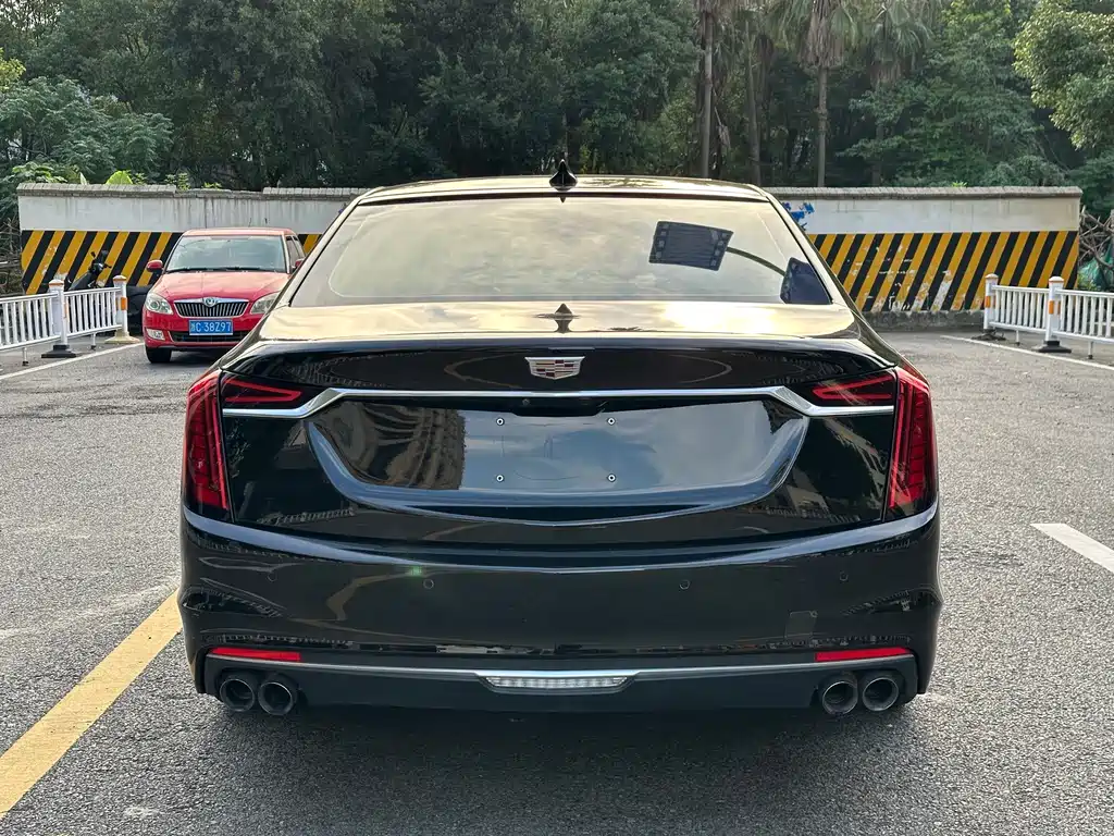 Cadillac CT6 — фото 8