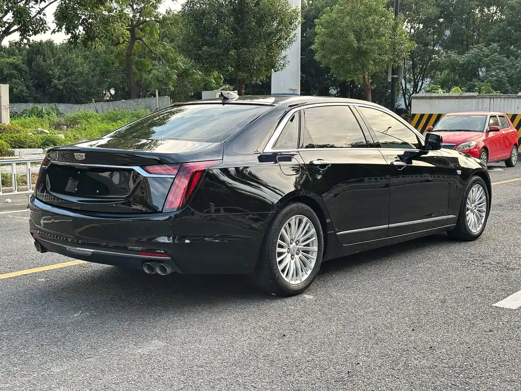Cadillac CT6 — фото 9