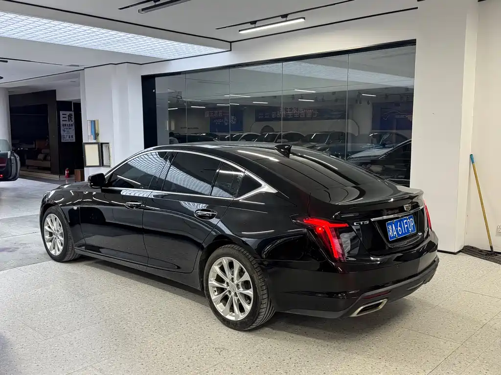 Cadillac CT5 — фото 3